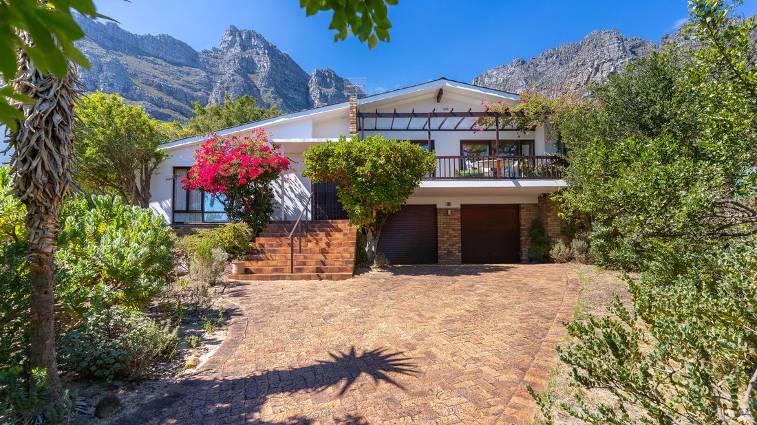 House in Bakoven, Cape Town, South Africa 4 - 18165990