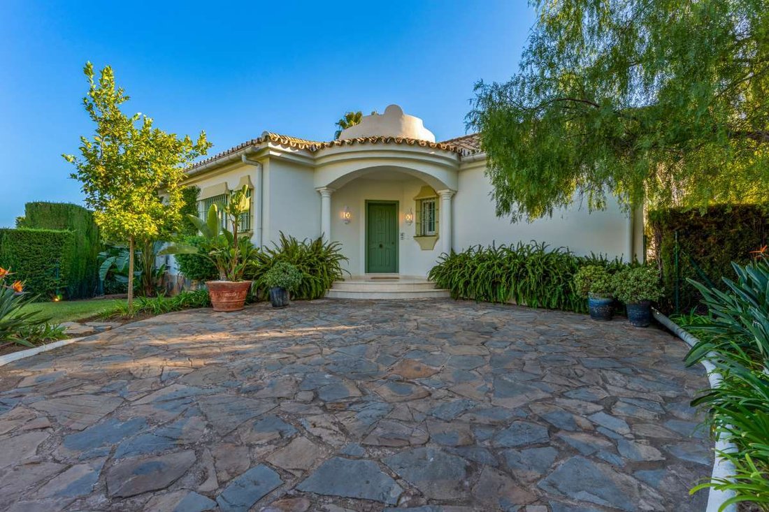 Villa in El Paraíso, Benahavis, Spain 1 - 18164758