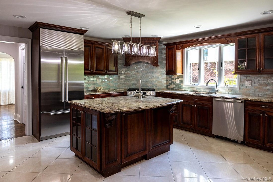House in North New Hyde Park, New York, United States 2 - 18162322