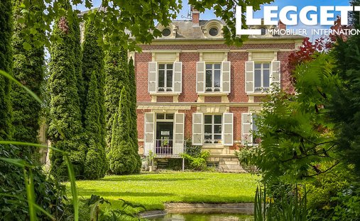 House in Ouest, Mouy, France 1