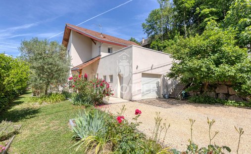 House in Laissaud, Auvergne-Rhône-Alpes, France 1