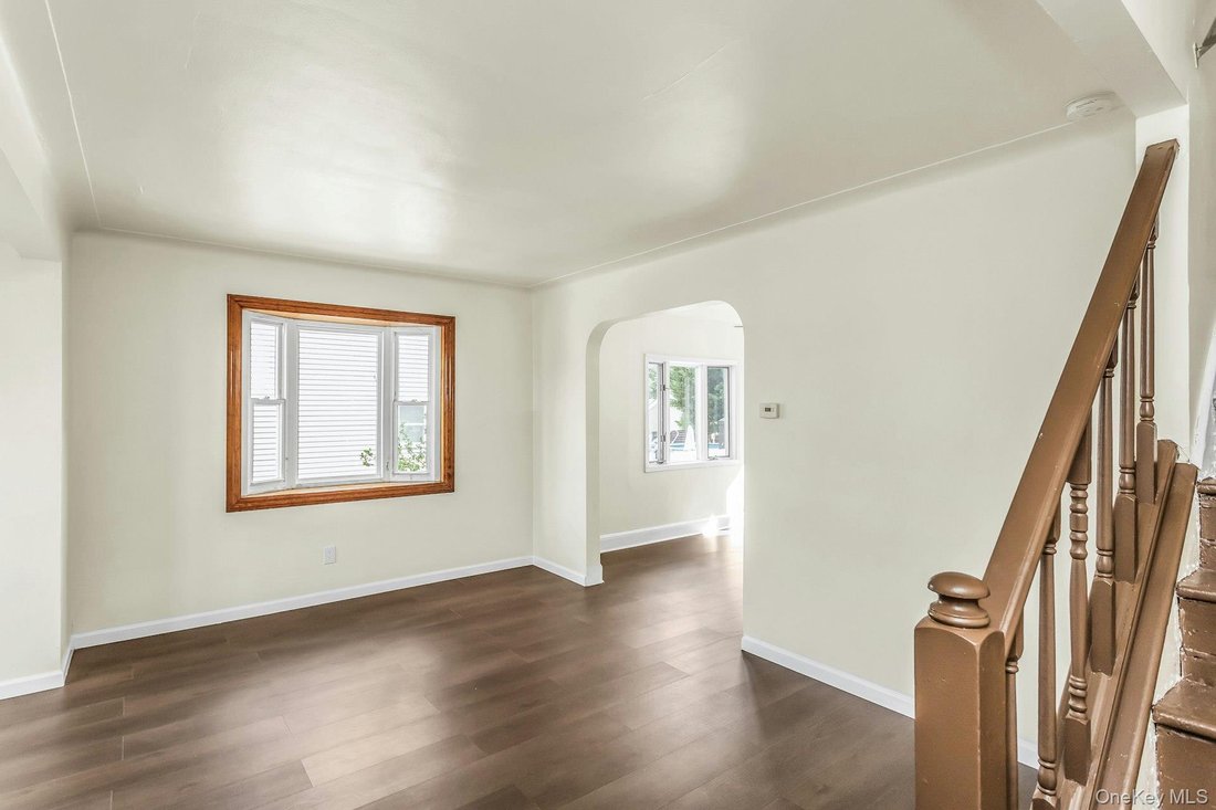 House in North New Hyde Park, New York, United States 4 - 18165423