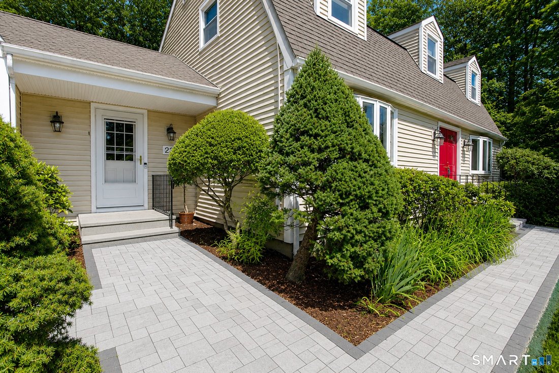 House in West Hartford, Connecticut, United States 3 - 18160369
