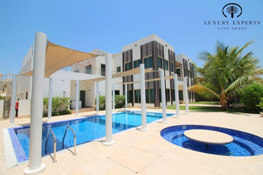 Villa in Palm Jumeirah, Dubai, United Arab Emirates 1 - 18155368