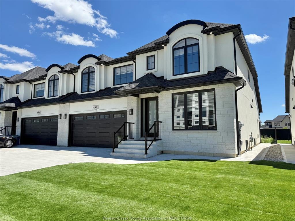 House in LaSalle, Ontario, Canada 1 - 18160034