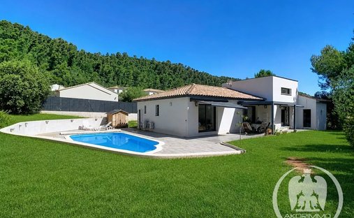 House in Sud, Le Luc, France 1