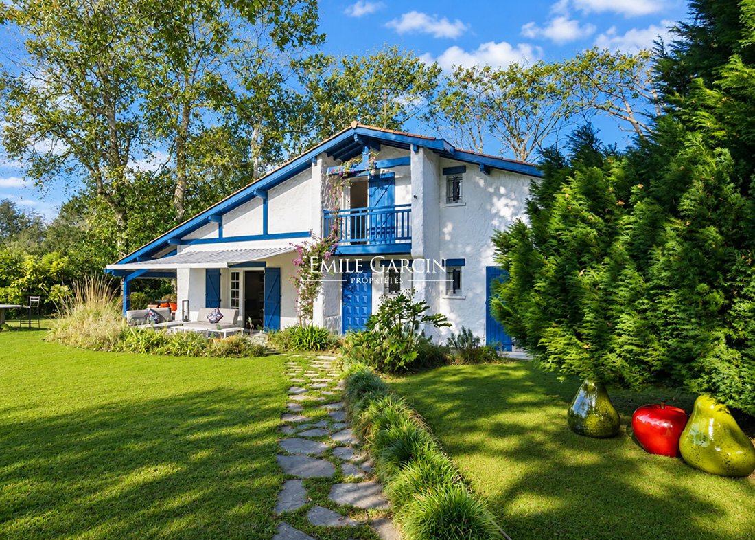 Villa in Savigneux, Auvergne-Rhône-Alpes, France 1 - 16950760