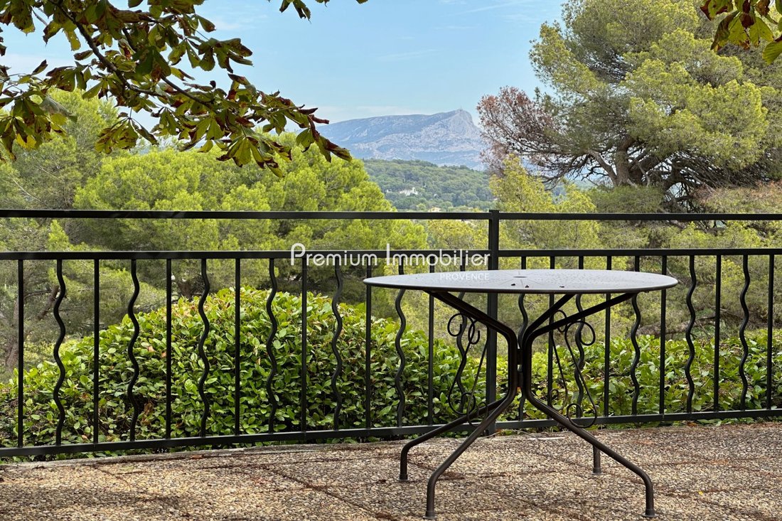 Villa in Mazenod-Bellevue-Saint Donat-Banon, Aix-en-Provence, France 2 - 18155686