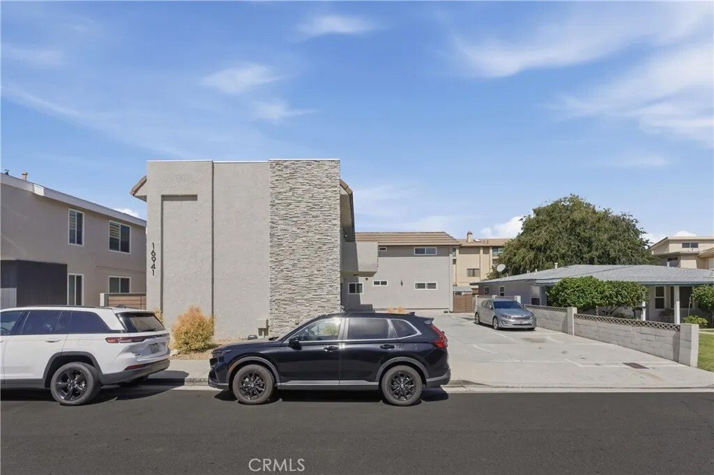 Huntington Beach, California, United States 3 - 18162657