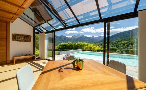 Villa in Saint-Eustache, Auvergne-Rhone-Alpen, Frankreich 1