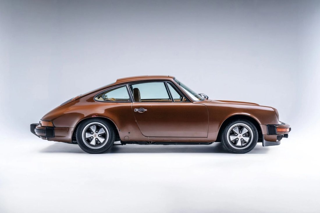 Coupe in Los Angeles, CA, United States 3 - 18160954