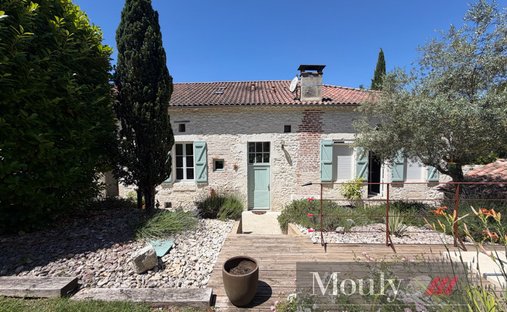 Casa en Montcuq-en-Quercy-Blanc, Occitania, Francia 1