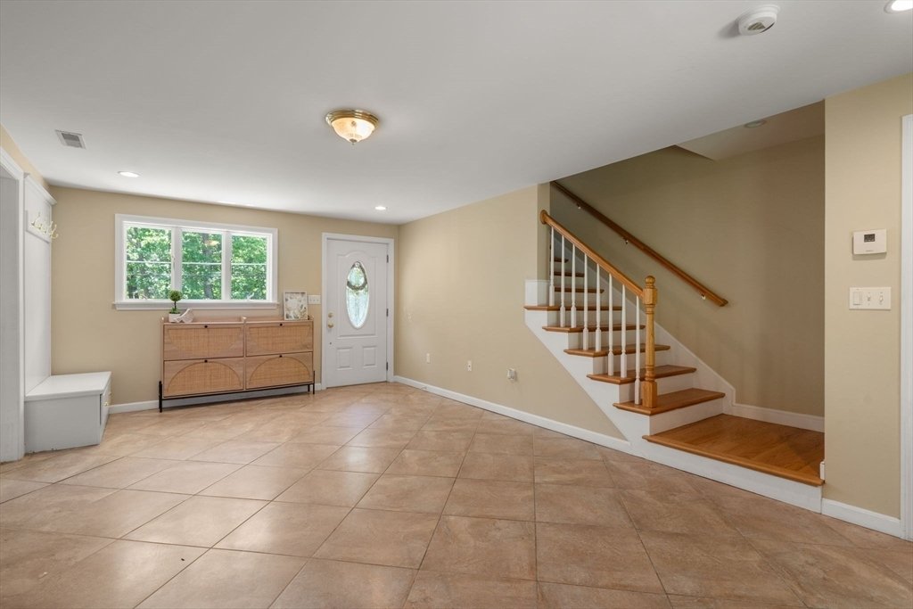 Westford, Massachusetts, United States 5 - 18154023
