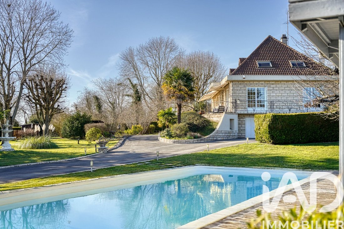 House in Vaux-sur-Seine, Ile-de-France, France 1 - 18161232