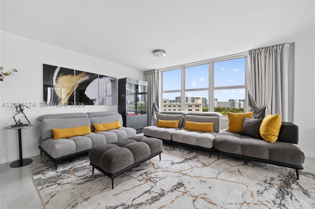 Condo in Sunny Isles Beach, Florida, United States 5 - 18162846