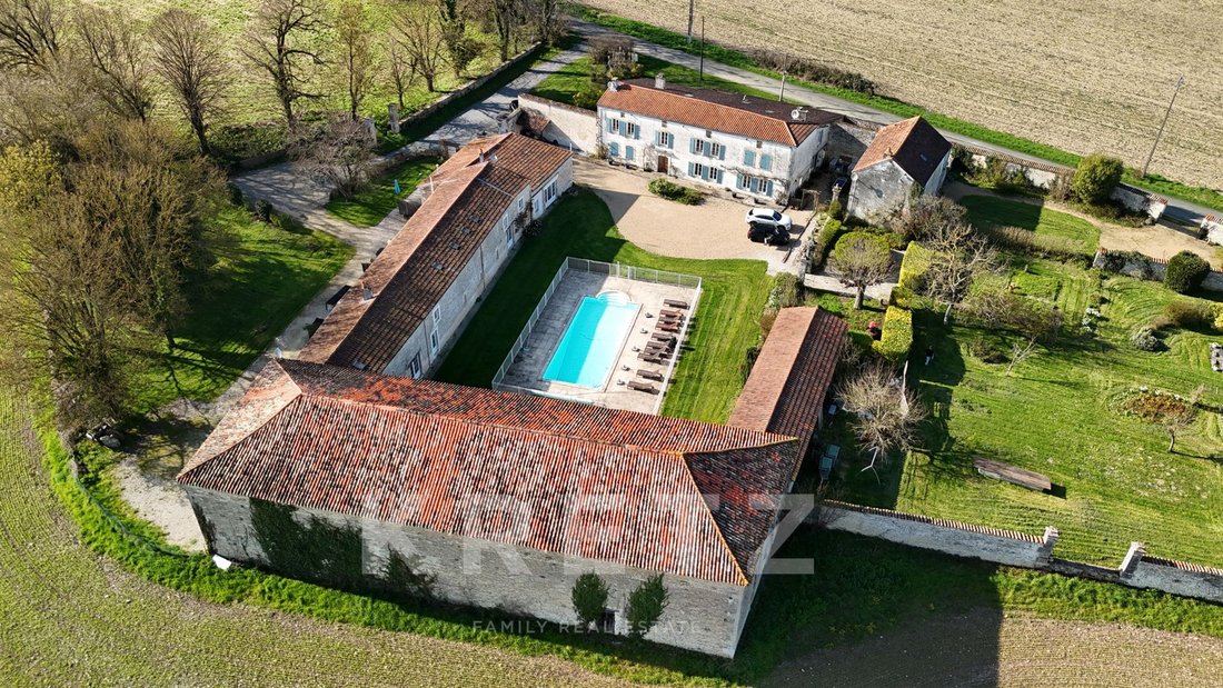 Country House in Centre Ville, La Rochelle, France 1 - 17369934