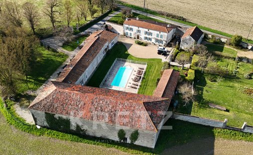 Country House in Centre Ville, La Rochelle, France 1