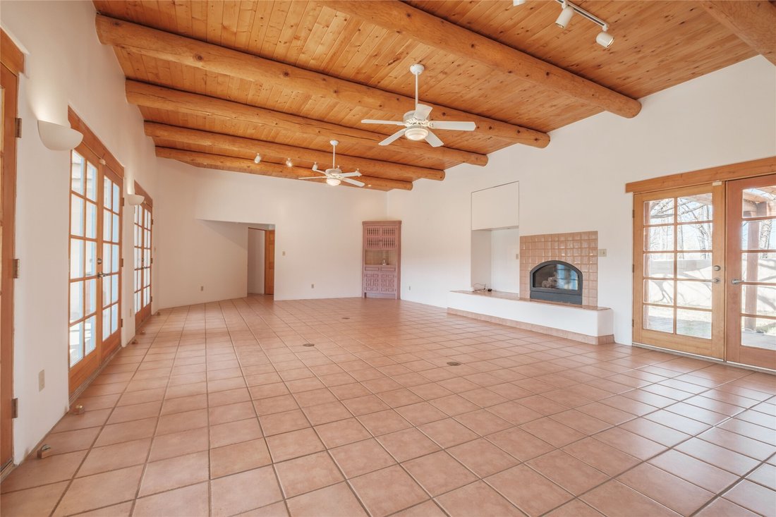 House in Taos, New Mexico, United States 5 - 18158478