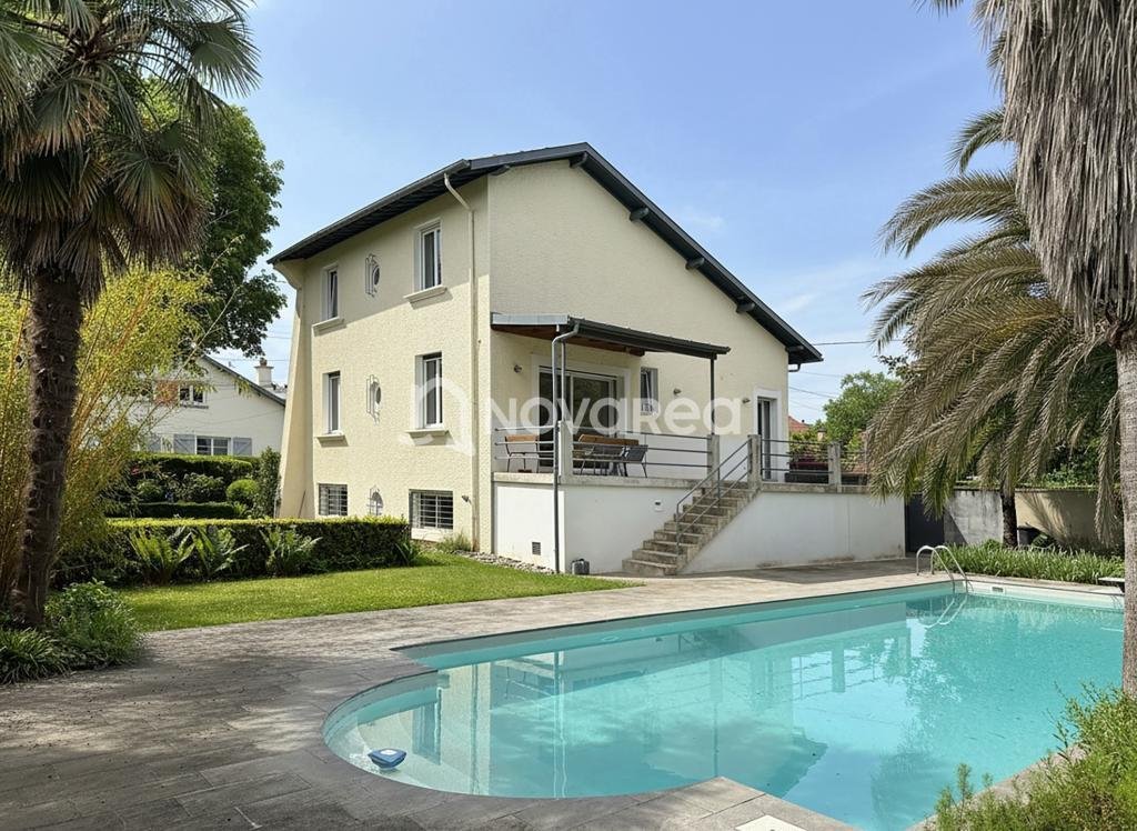 House in Pau, Nouvelle-Aquitaine, France 2 - 18013604