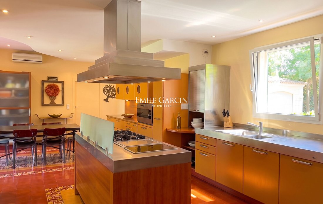 Villa in Saint Julien, Marseille, Provence-Alpes-Côte d'Azur 4 - 18160785