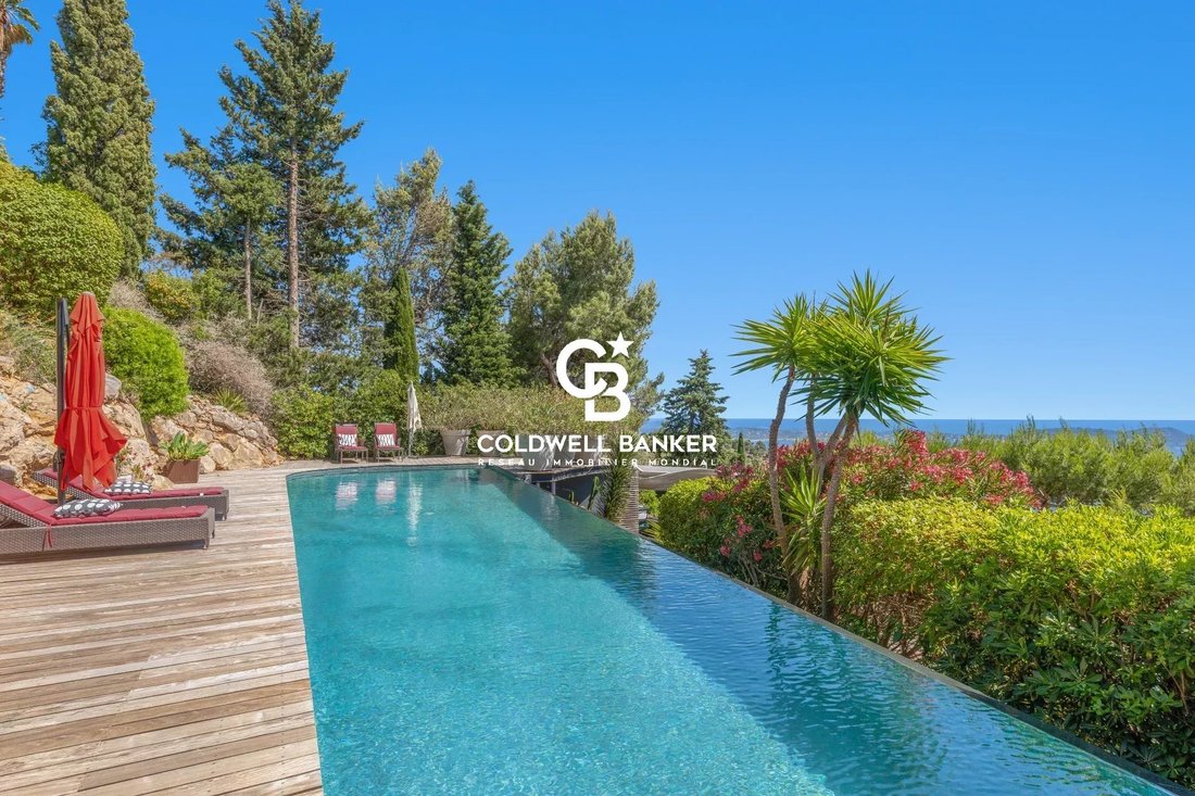 Villa in Hyeres, Provence-Alpes-Côte d'Azur, France 4 - 18156498