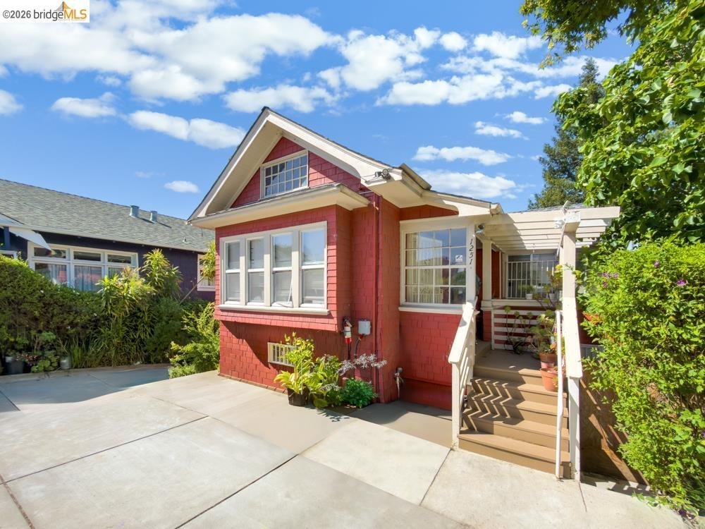 Oakland, California, United States 4 - 18154334