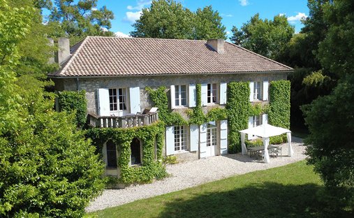 Villa in Lauzun, Nouvelle-Aquitaine, France 1