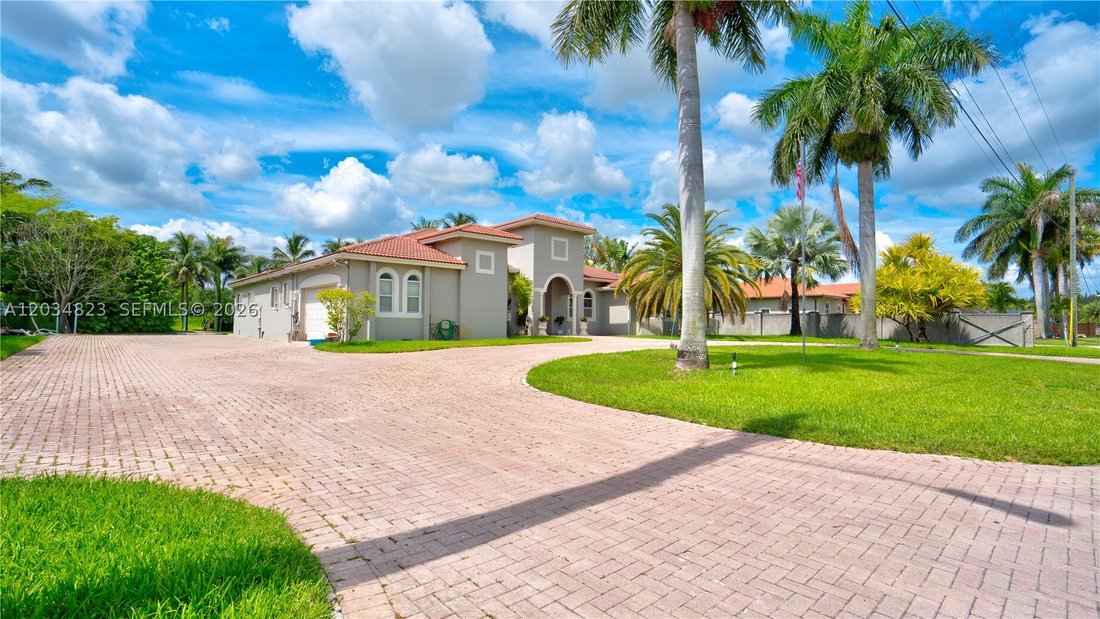 Maison à Miami Lakes, Floride, États-Unis 2 - 18163006