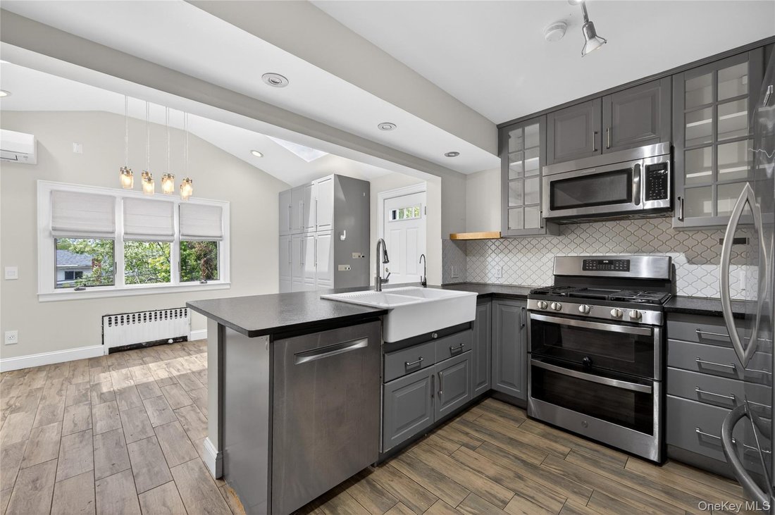 House in New Hyde Park, New York, United States 5 - 18155598