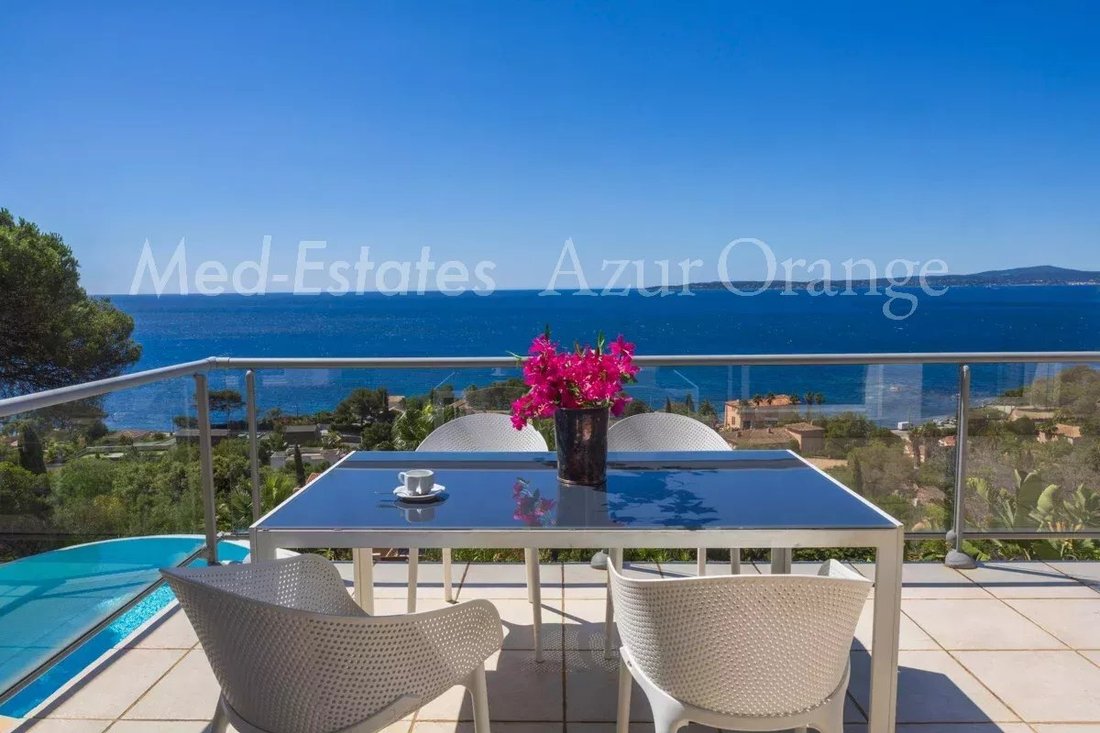 Villa in Les Issambres, Roquebrune-sur-Argens, France 3 - 18155741