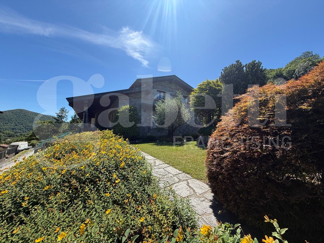 Villa in Asso, Lombardy, Italy 1 - 18042378