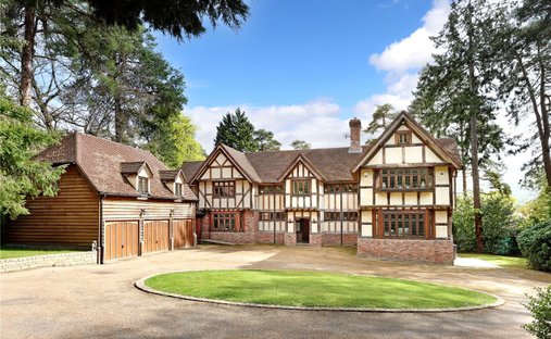 Casa in Virginia Water, Inghilterra 1