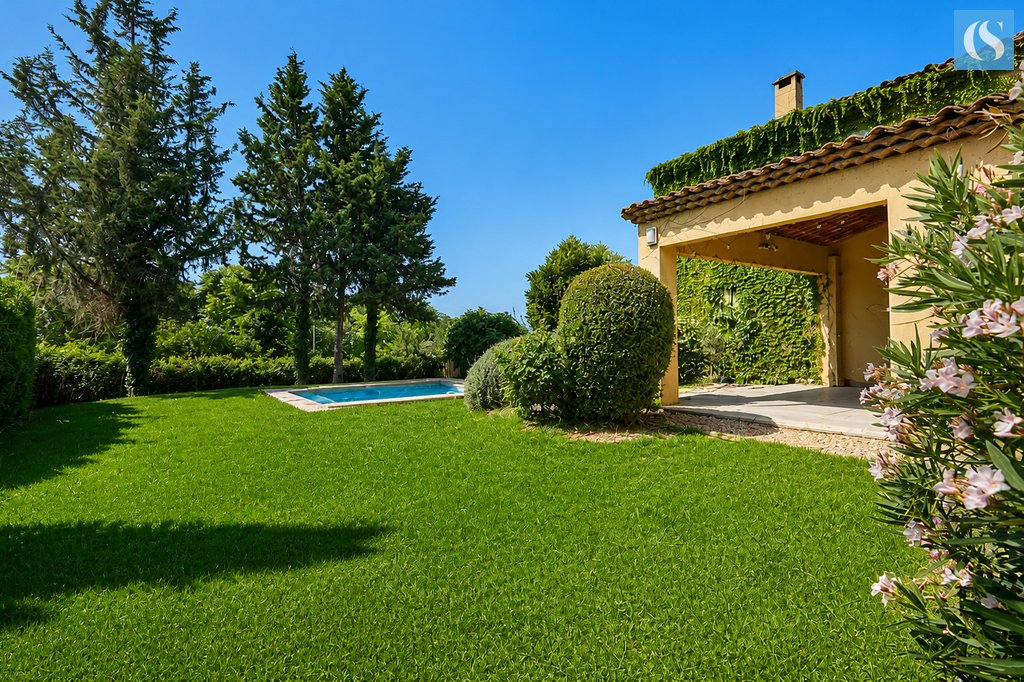 House in Granettes-Jauberte-Sainte Anne, Aix-en-Provence, France 2 - 18155865