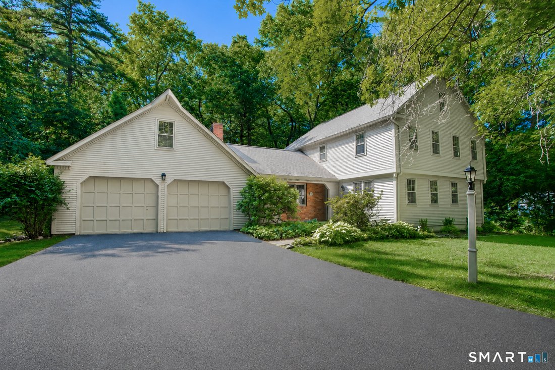 House in Granby, Connecticut, United States 2 - 18160367