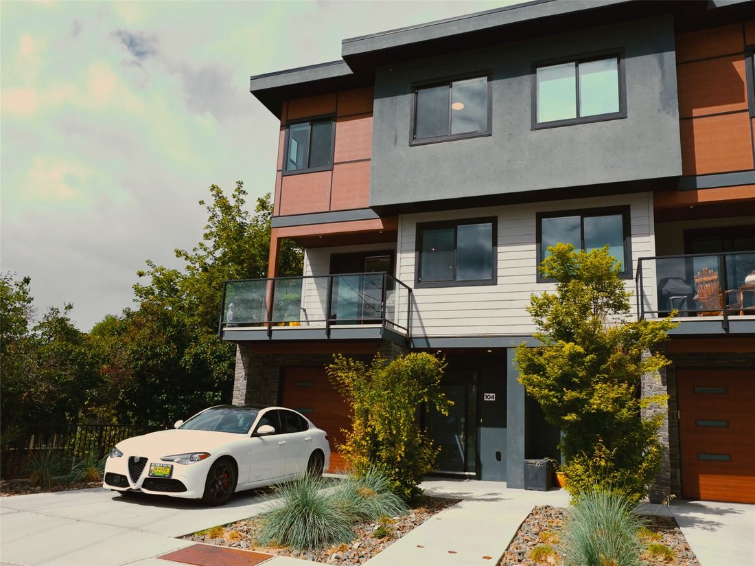 House in Penticton, British Columbia, Canada 1 - 18167585