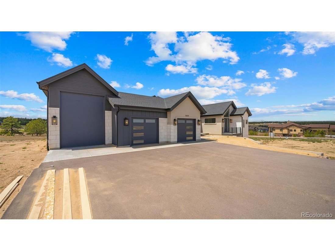 House in Colorado Springs, Colorado, United States 2 - 18154247