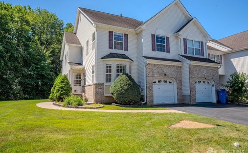 Condo in North Brunswick Township, New Jersey, United States 1