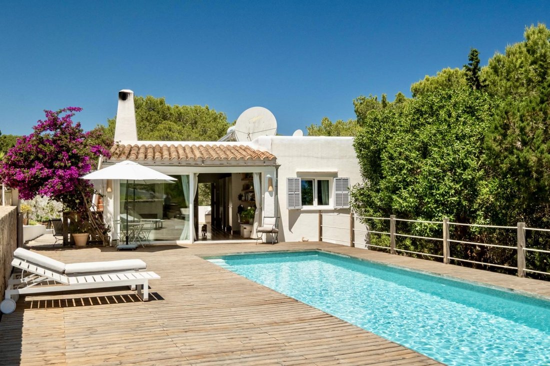 Villa in Cala Mastella, Santa Eularia des Riu, Balearic Islands 3 - 16048269
