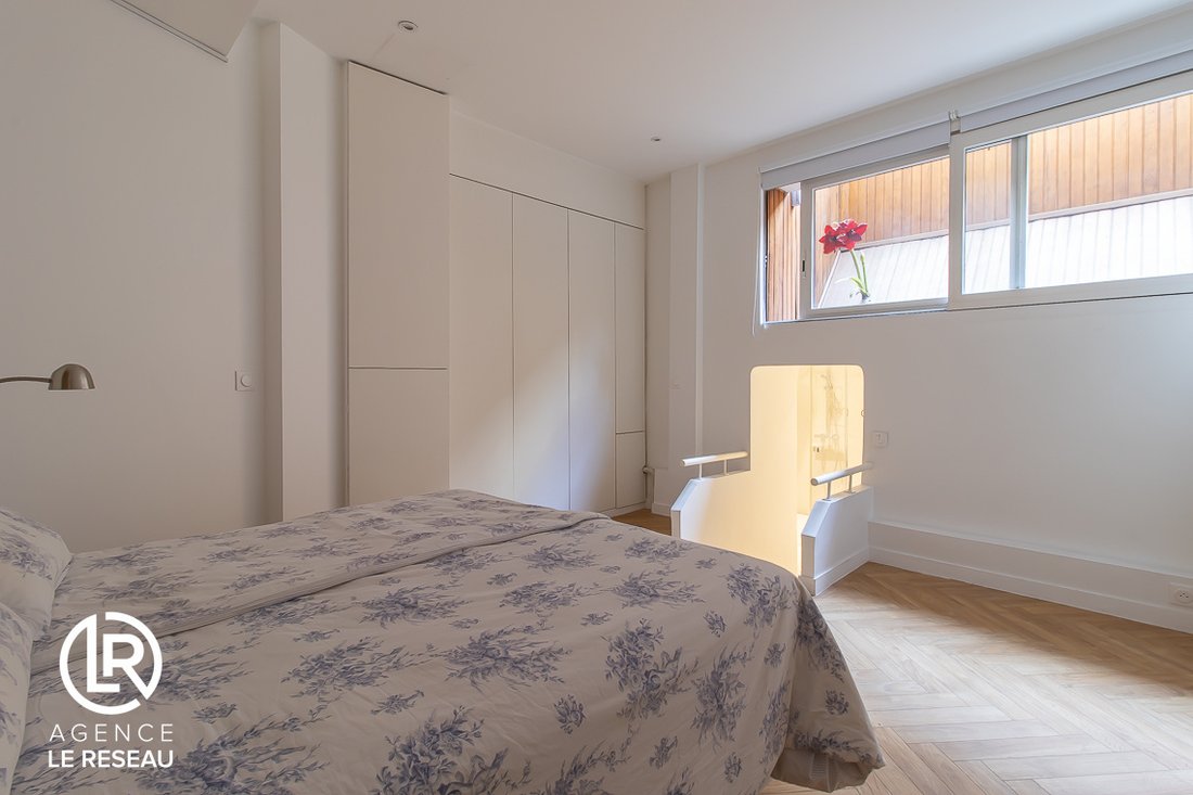 Apartment in Saint Philippe du Roule, Paris 8e Arrondissement, Paris 5 - 18171094