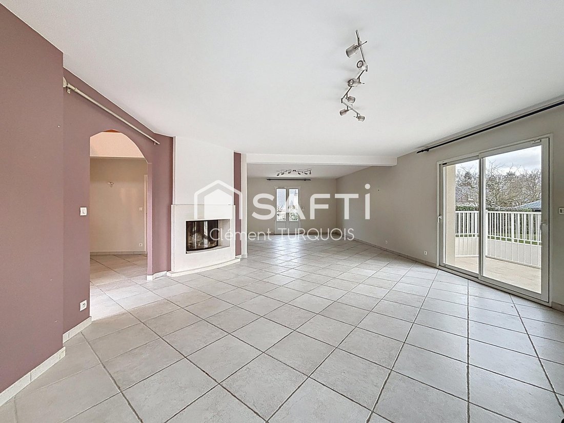 House in Saint-Cyr-sur-Loire, Centre-Val de Loire, France 3 - 16910763
