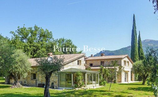 Villa in Le Bar-sur-Loup, Provence-Alpes-Côte d'Azur, France 1