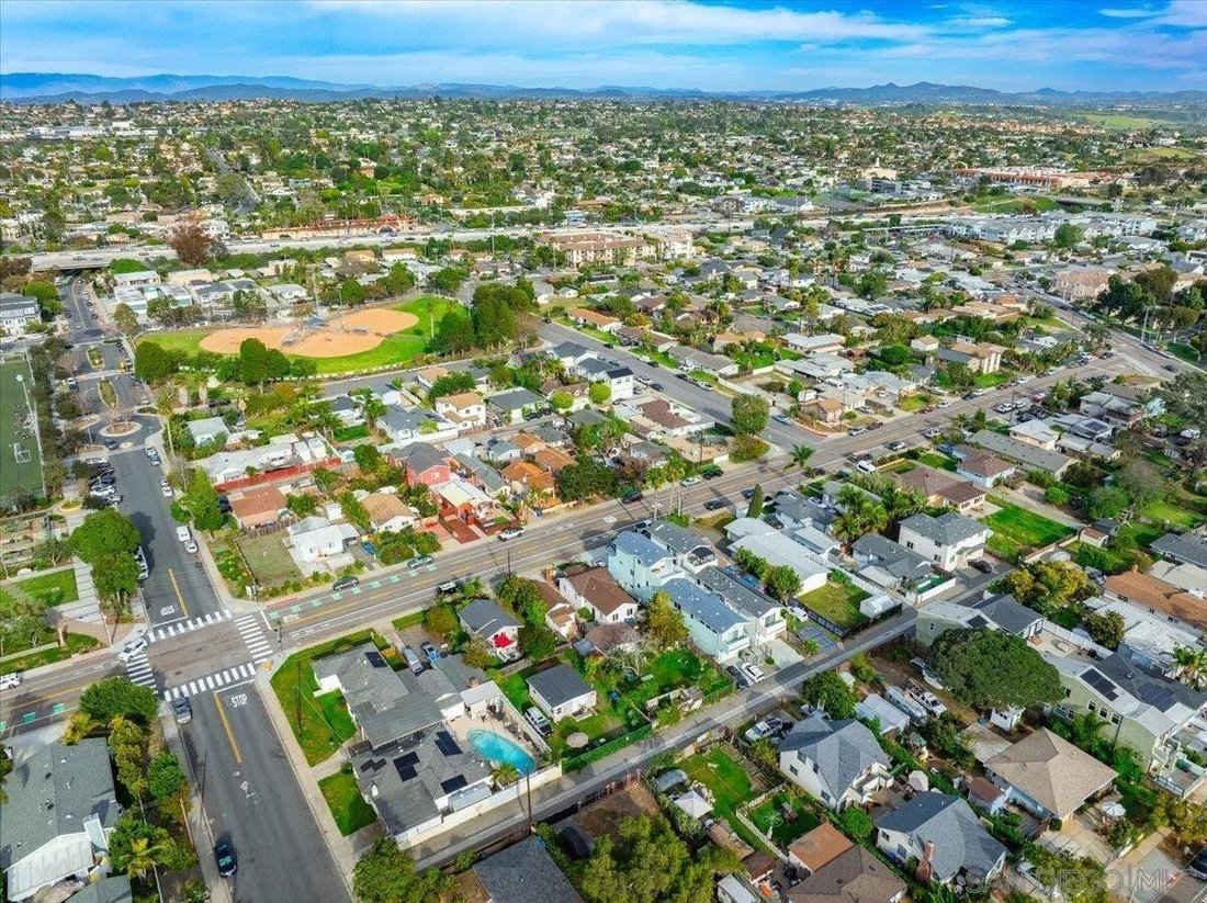 Carlsbad, California, United States 4 - 18158735