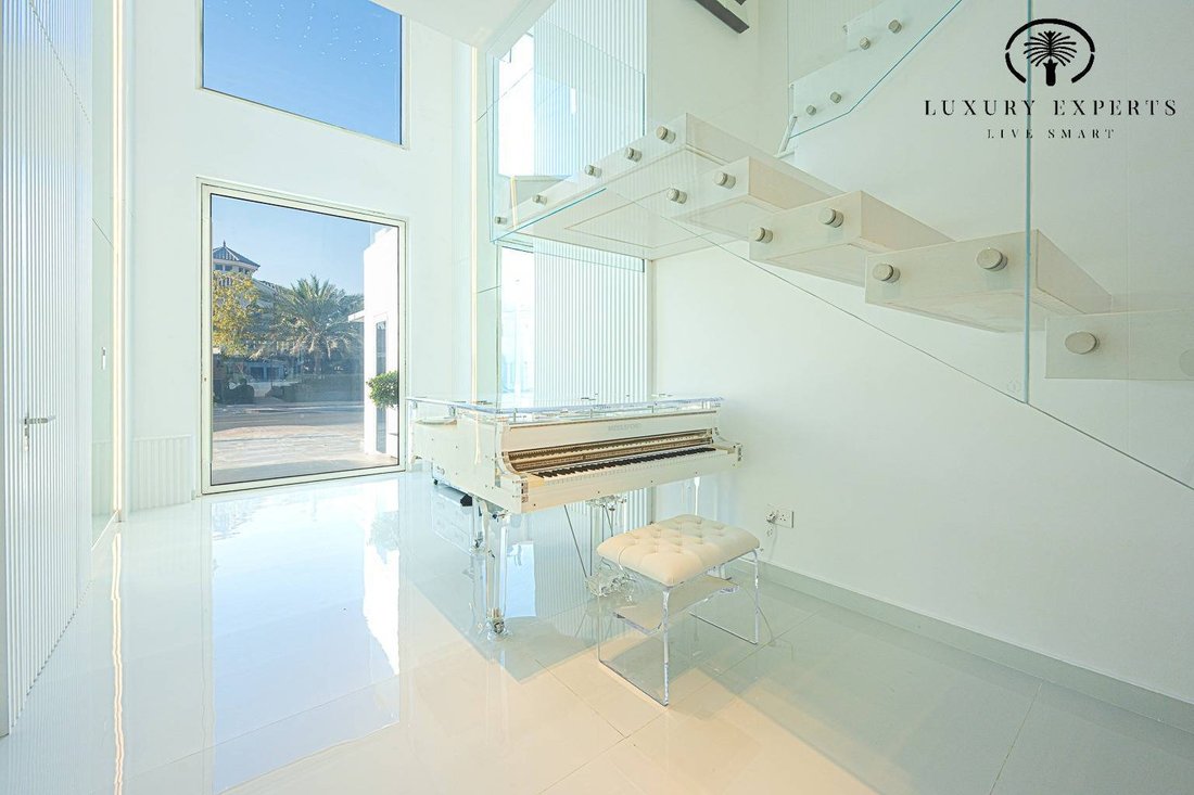 Villa in Palm Jumeirah, Dubai, United Arab Emirates 2 - 18155394