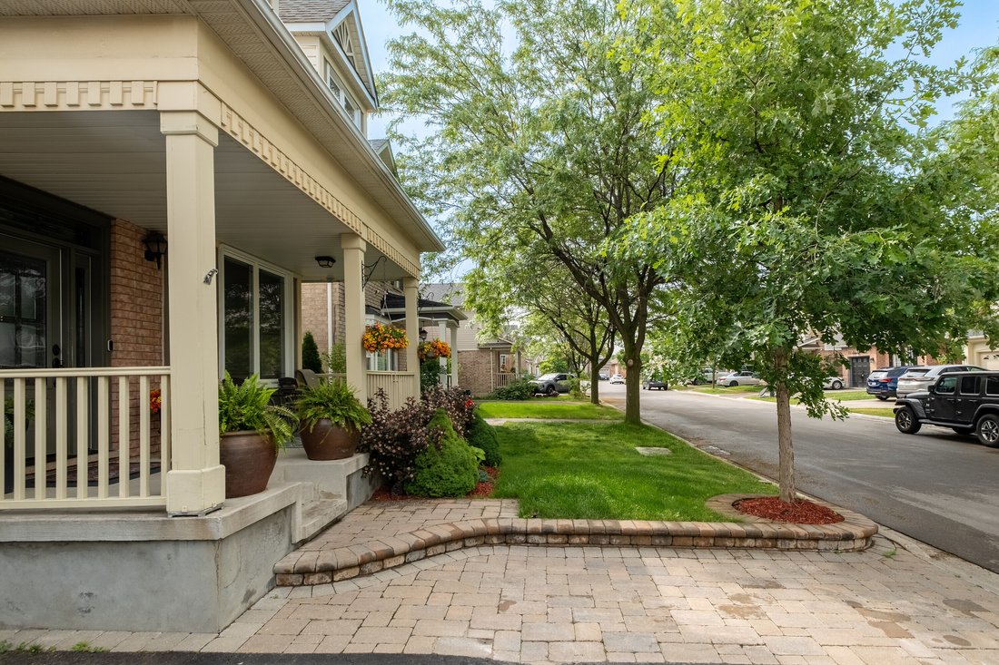 House in Milton, Ontario, Canada 3 - 18166089