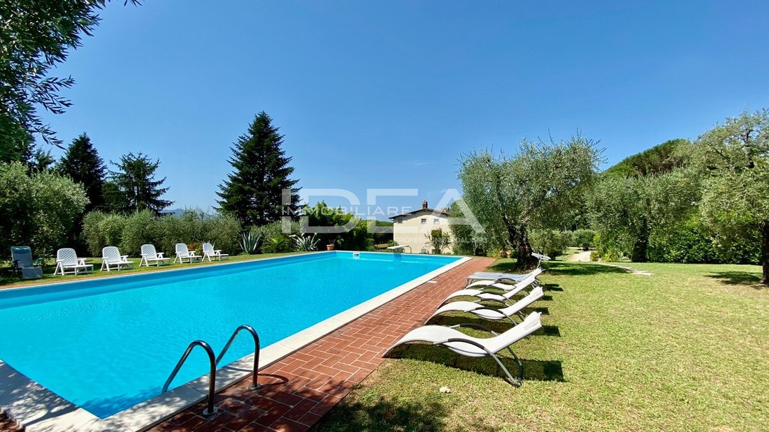Villa in Segromigno in Monte, Capannori, Tuscany 2 - 17431301