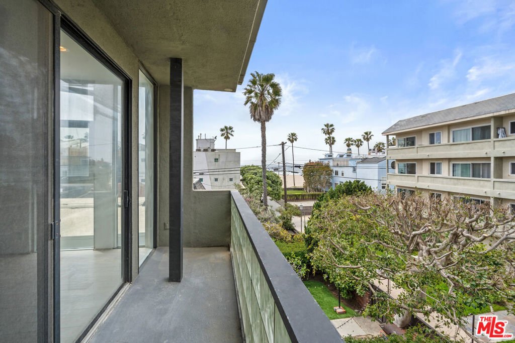 Los Angeles, California, United States 5 - 18162898