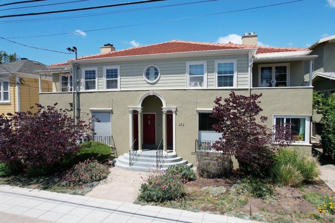 Oakland, California, United States 1 - 18158233