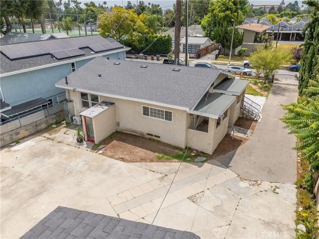 Altadena, California, United States 5 - 17849771