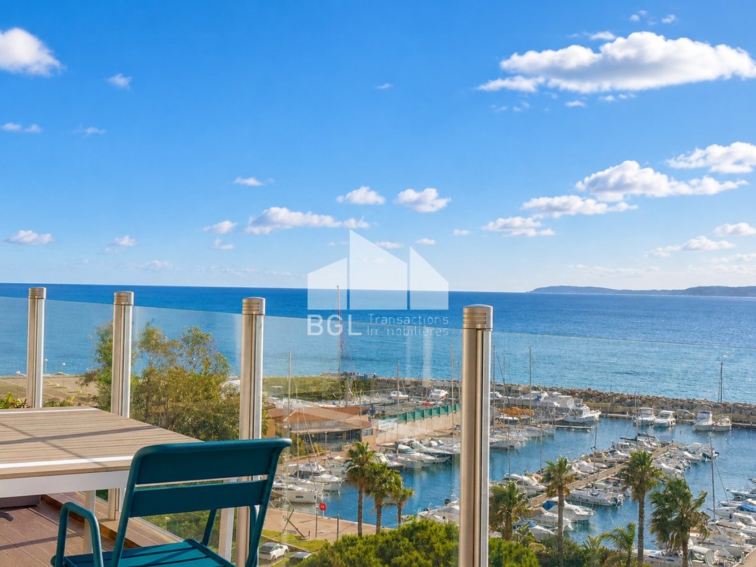 Apartment in Le Lavandou, Provence-Alpes-Côte d'Azur, France 2 - 16948235