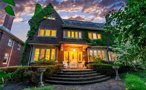 House in Brantford, Ontario, Canada 1